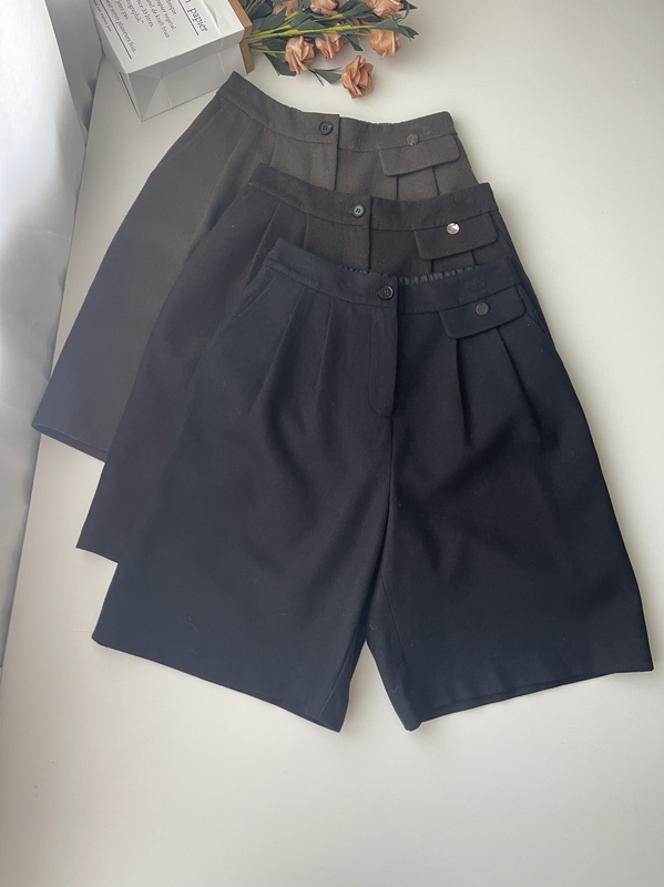 European Genuine Product 2024 Autumn and Winter New High-Waisted Slimming Woolen Shorts for Women Versatile Casual Wide-Leg Knee-Length Boot Shorts