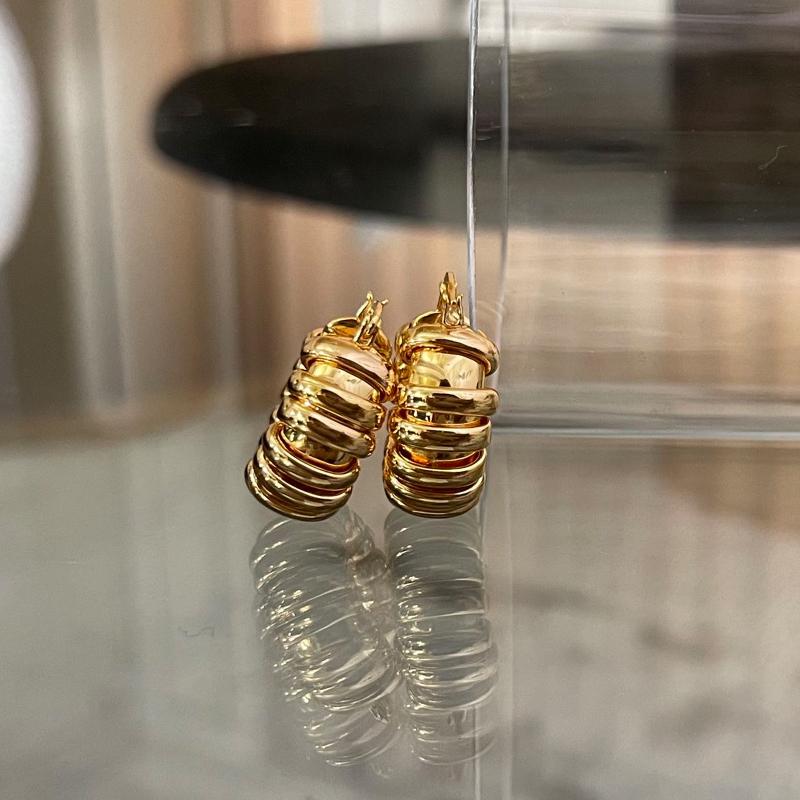 INNOSENSE European and American retro tire embossed earrings personality simple metal bread pattern C ring earrings earrings women