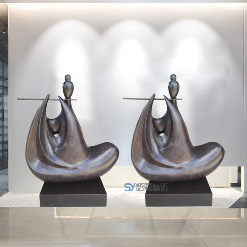 Hotel lobby floor-to-ceiling sculpture club creative model room European-style lobby pure copper figure music human sculpture