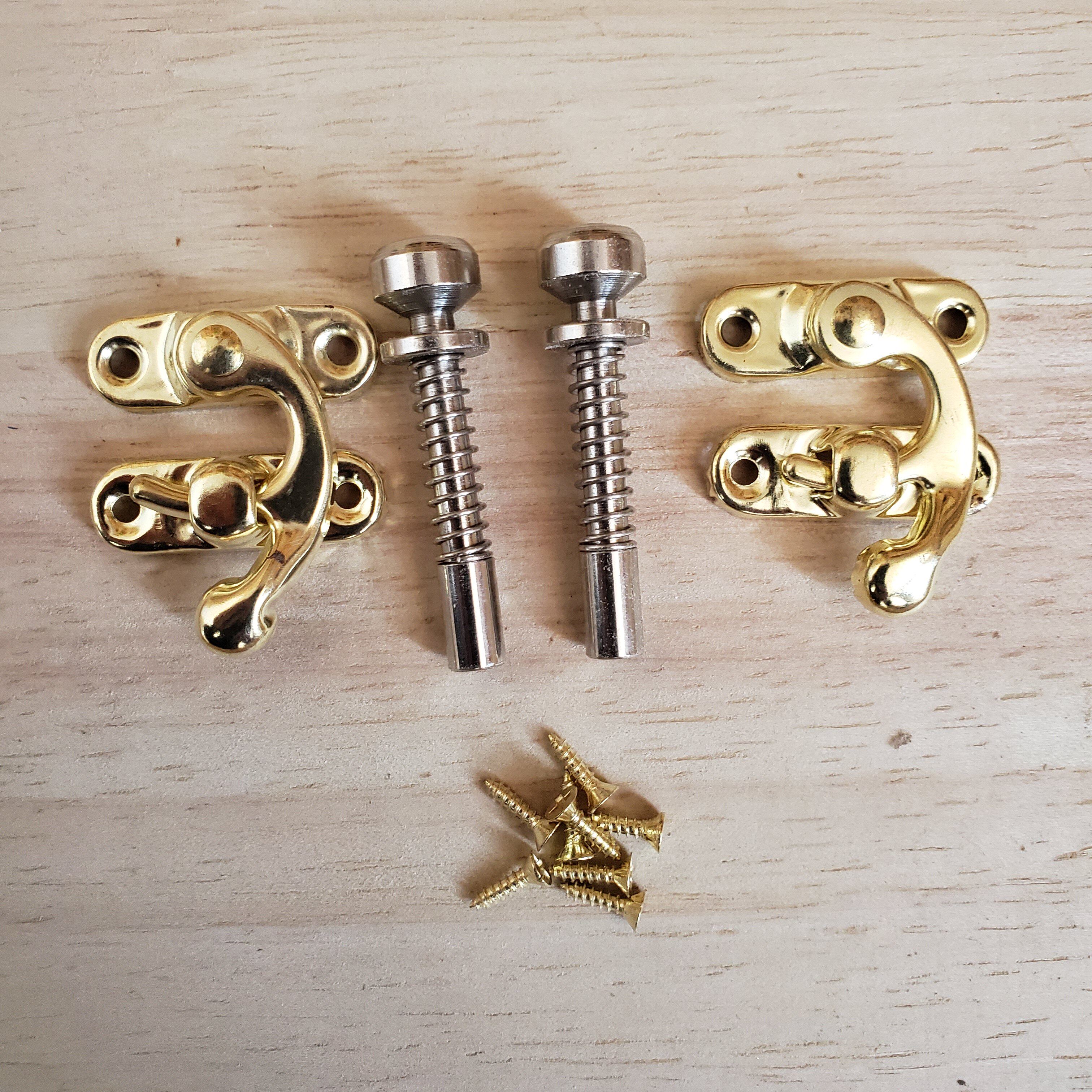 Pigeon with pigeon cage spring lock yellow lock horn hook lock hardware spring lock spring pin pigeon cage nest box accessories