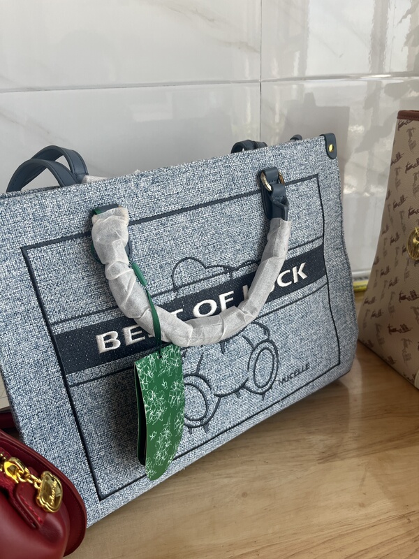 Brand Clearance New Women's Handbag, College Student Shoulder Bag, Large Capacity Fashionable Tote Bag, Laptop Bag Brand Clearance New Women's Handbag, College Student Shoulder Bag, Large Capacity Fashionable Tote Bag, Laptop Bag