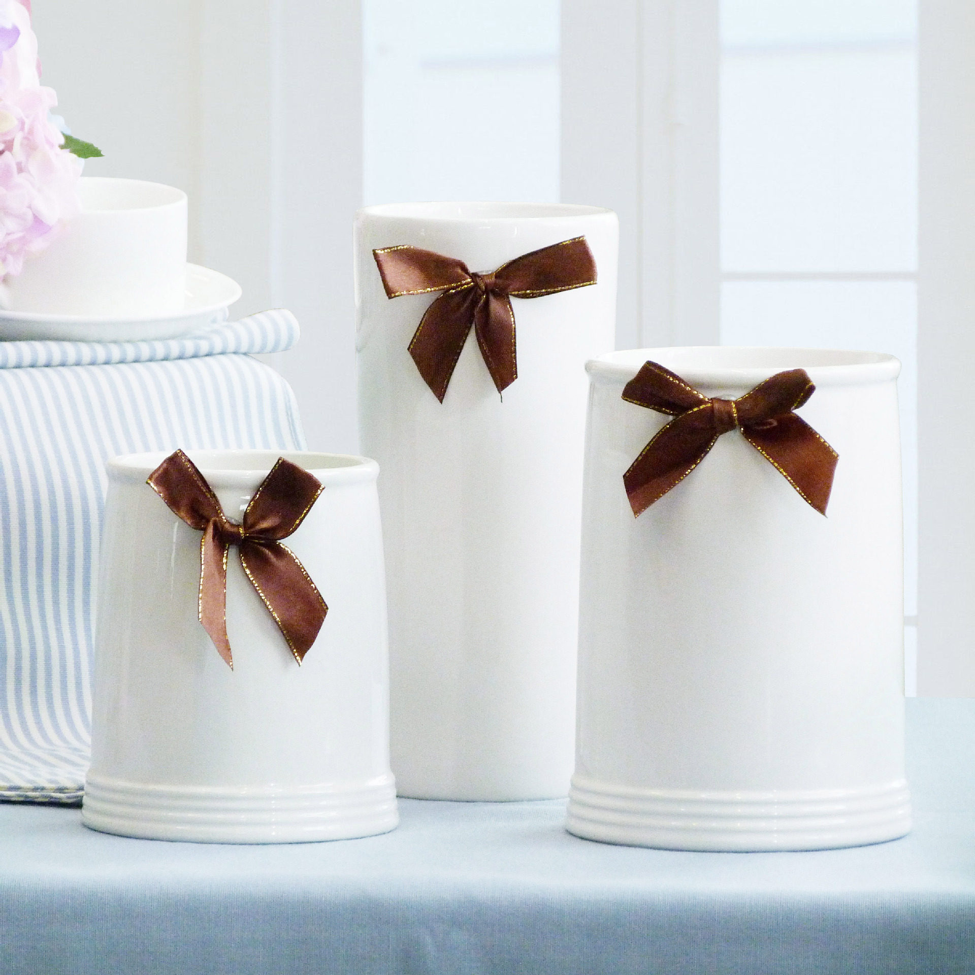 Creative Modern Fittings Simple Ceramic Vase Vase small crafts housework decorations living room with white pure color