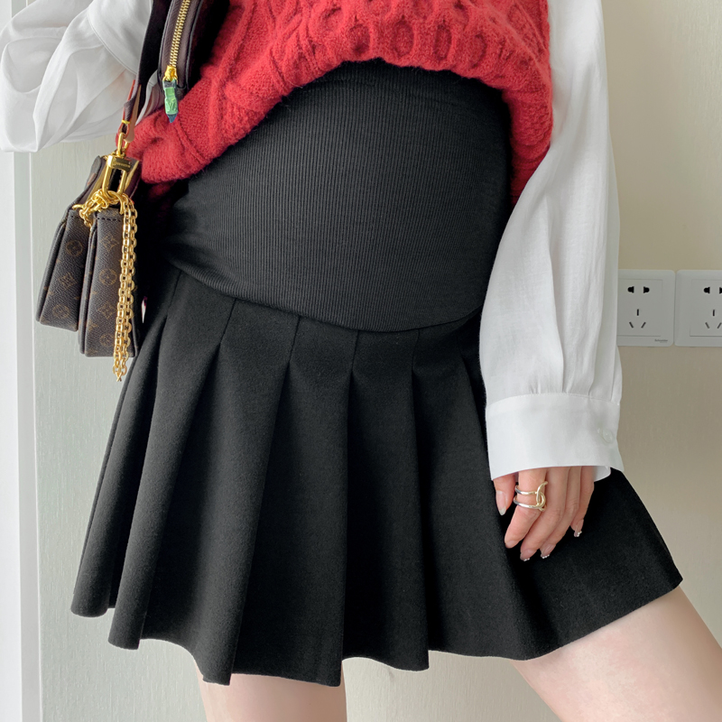 Autumn 2021 maternity wear new style belly support simple Korean version loose Western style fashion all-match pleated skirt skirt