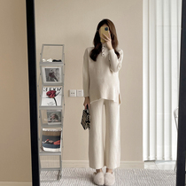 2021 new gestational woman dress autumn winter suit a little fragrant wind name Yuanyuan Temperament Design Sense Knit Two Suits