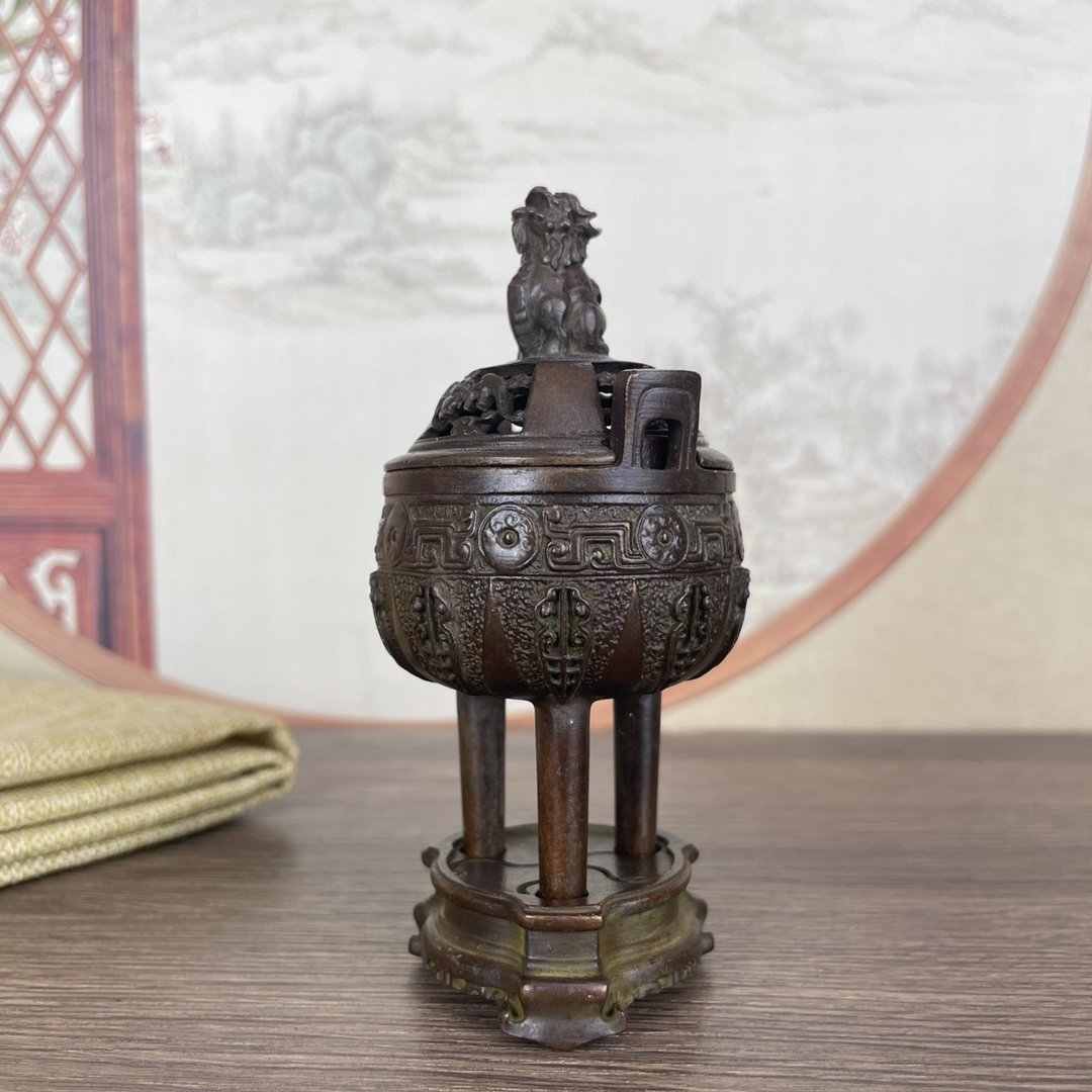 中国 玉石彫刻 雙耳活環 獅子鈕蓋爐 三足香炉 唐木台