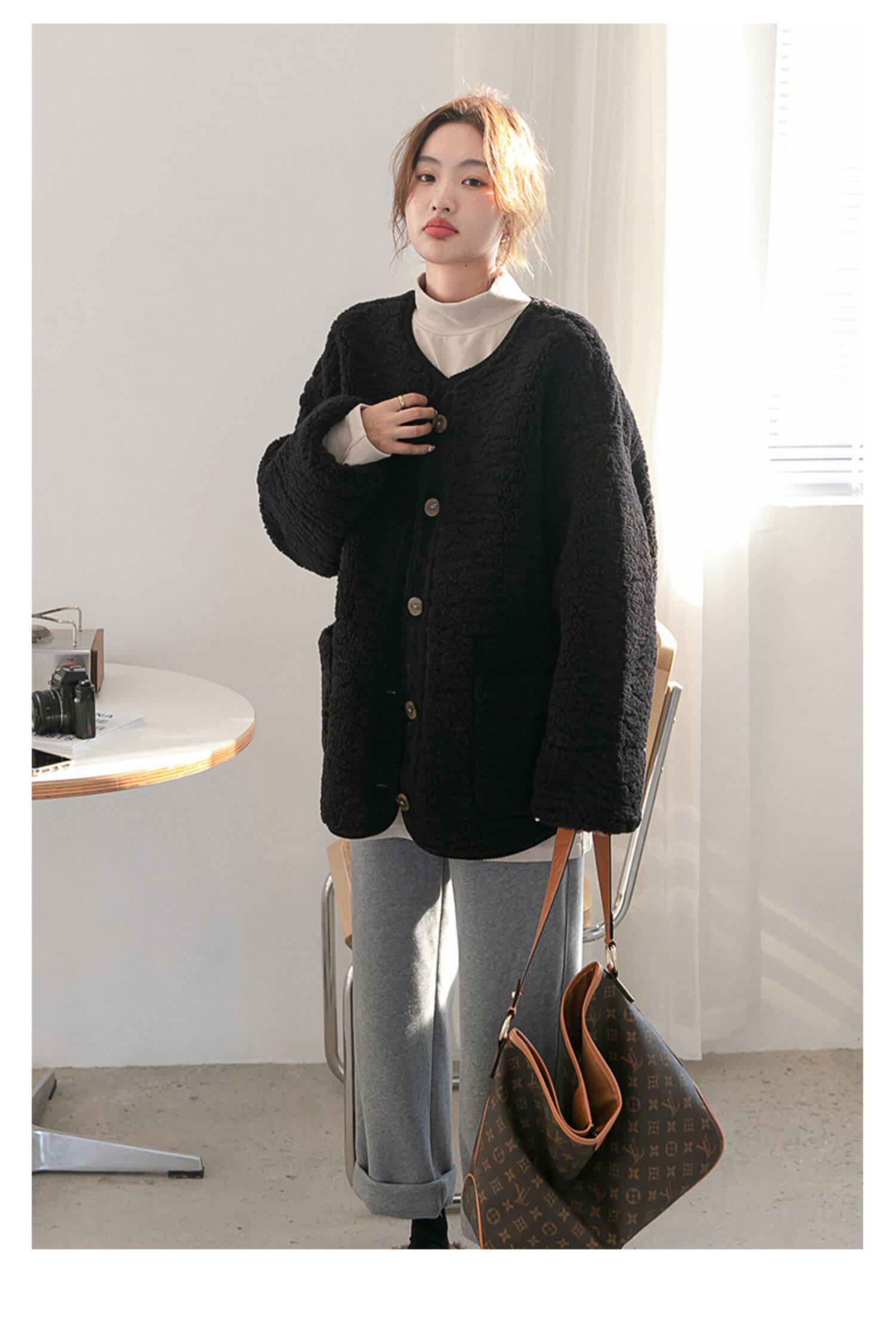 Пальто для беременных 孕妇装秋冬新款宽松大码遮肚显瘦无领羊羔毛保暖外套