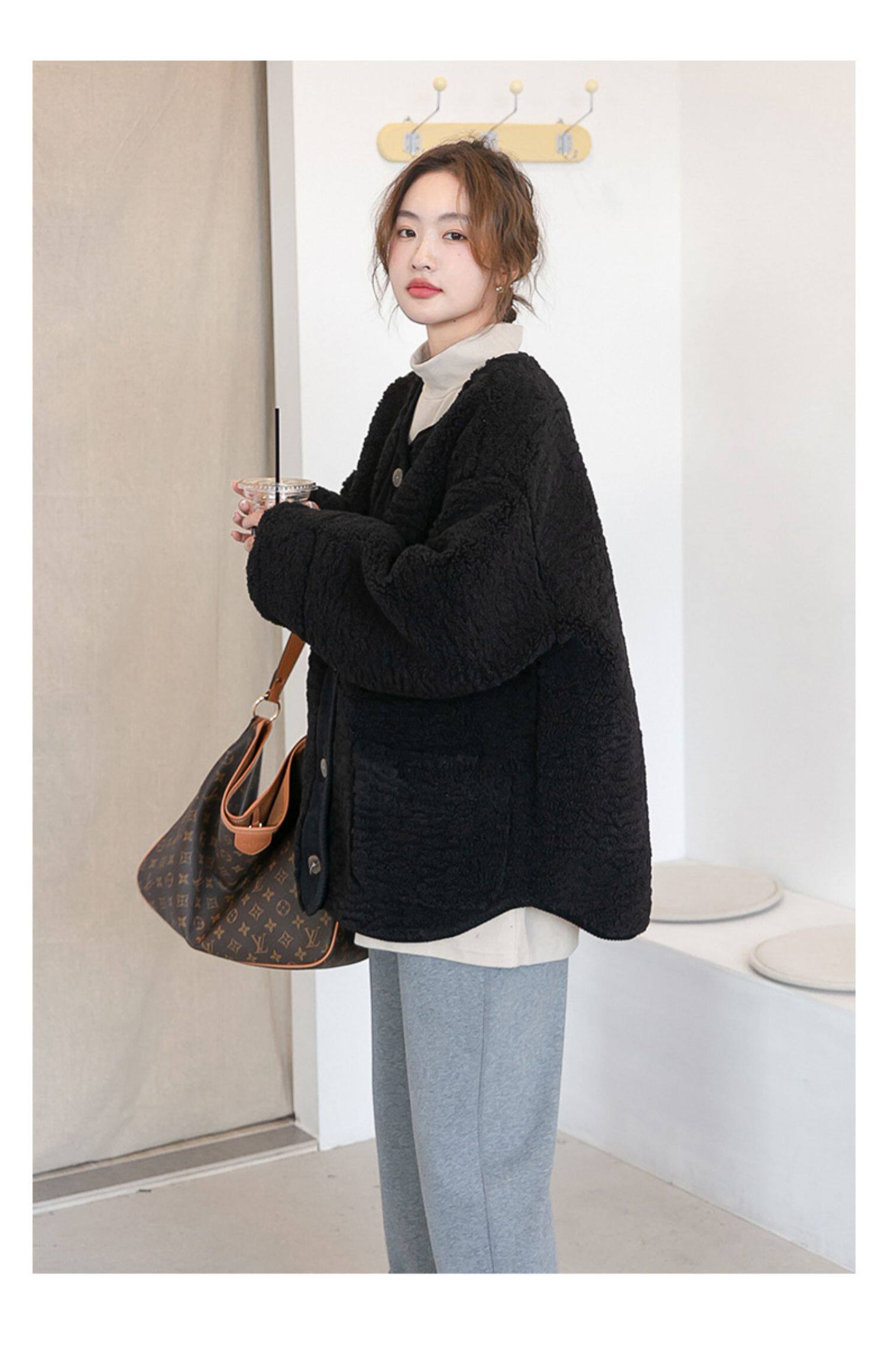 Пальто для беременных 孕妇装秋冬新款宽松大码遮肚显瘦无领羊羔毛保暖外套