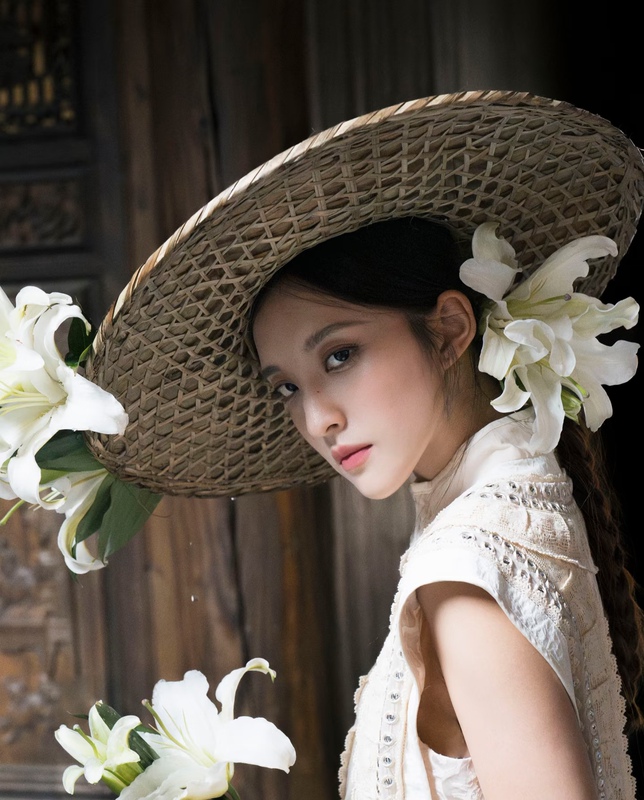 Bamboo Hat for Photography, Children's New Chinese-Style Aesthetic Photography Props, Large Straw Hat for Sun Protection, Rain Protection, and Fishing Bamboo Hat for Photography, Children's New Chinese-Style Aesthetic Photography Props, Large Straw Hat for Sun Protection, Rain Protection, and Fishing
