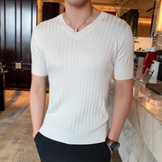 V-cổ knitsweater ngắn tay nam lụa xu hướng ánh sáng bông trẻ dưới áo t-shirt mỏng nửa tay áo len dây băng.