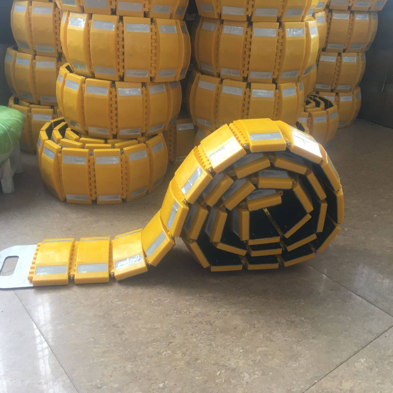 Temporary portable reduction with duty check buffer belt roll-off roads school folding deceleration monopoly