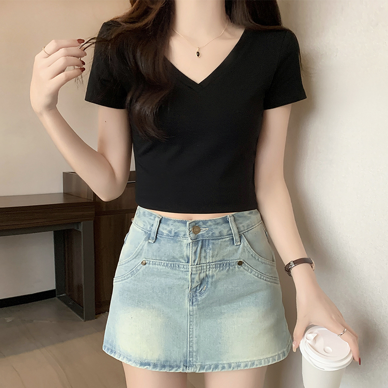Black Short V-Neck Short-Sleeved T-Shirt for Women, Summer 2026 New Style, Pure Cotton, Slim Fit, Backless, High-Waisted, Crop Top, Half-Sleeve