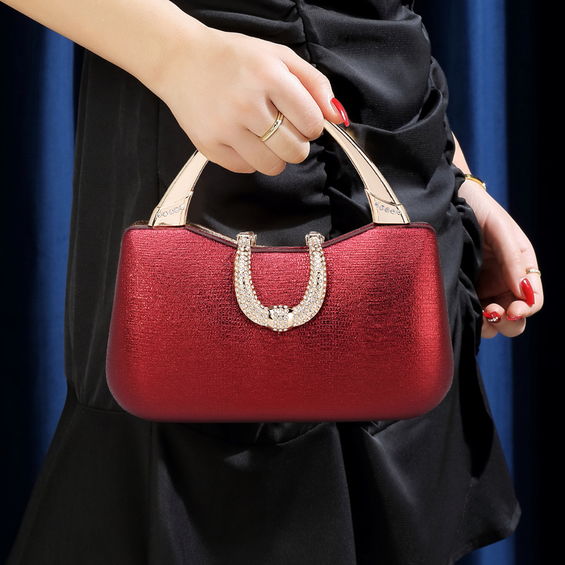 Cheongsam Dress Evening Chain Shoulder Bag, Fashionable Socialite Style Handbag, Large Capacity for Holding Mobile Phone and Red Envelope