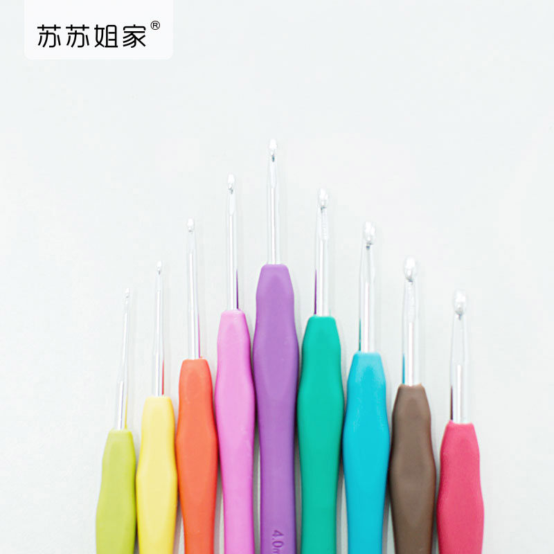 Sister Su Su’s DIY hand-knitted ambiguous candy-colored rainbow soft handle crochet hook ordinary crochet tool pre-made