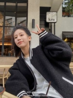 Черный бейсбольный пуховик