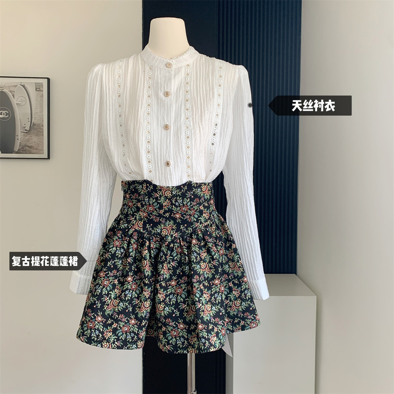 Embossed Luo Shihui/Retro Exquisite Embroidery High-Waisted A-Line Short Skirt Versatile Skirt That Covers the Body