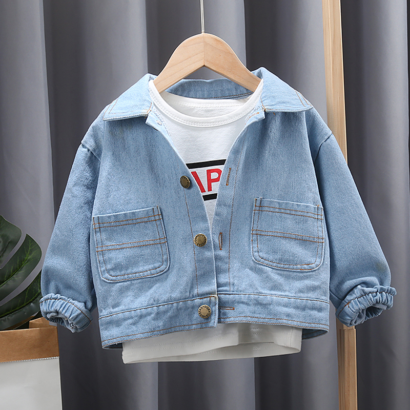 Chàng trai denim jacket 2020 mới bé trai trẻ dành cho trẻ em của không khí quần áo mùa xuân và mùa thu bé áo khoác thủy triều.