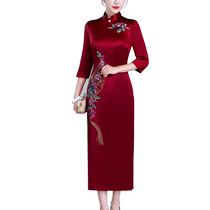 High-end embroidered grandmas wedding dress acetate cheongsam dress 2024 new mothers wedding dress young and trendy