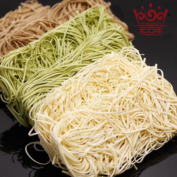 无添加 宏万年 蔬菜手工面条 180g*6袋 天猫优惠券折后¥21.8包邮(¥26.8-5)送200g糖蒜 无添加 宏万年 蔬菜手工面条 180g*6袋 天猫优惠券折后¥21.8包邮(¥26.8-5)送200g糖蒜