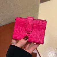 Роза красная