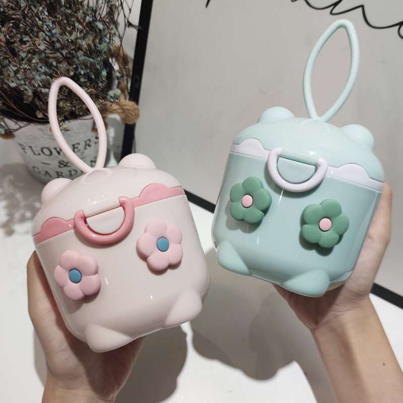 Milk powder storage tank cute milk powder portable out-packing sub-grid rice powder box non-staple food box sealed moisture-proof tank