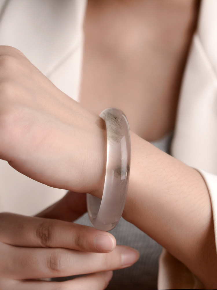 Gold silk jade bracelet female water foam jade bracelet gemstone light ice jade bracelet chaise concubine jade bracelet young