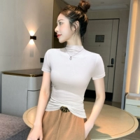 Белый, высокий воротник