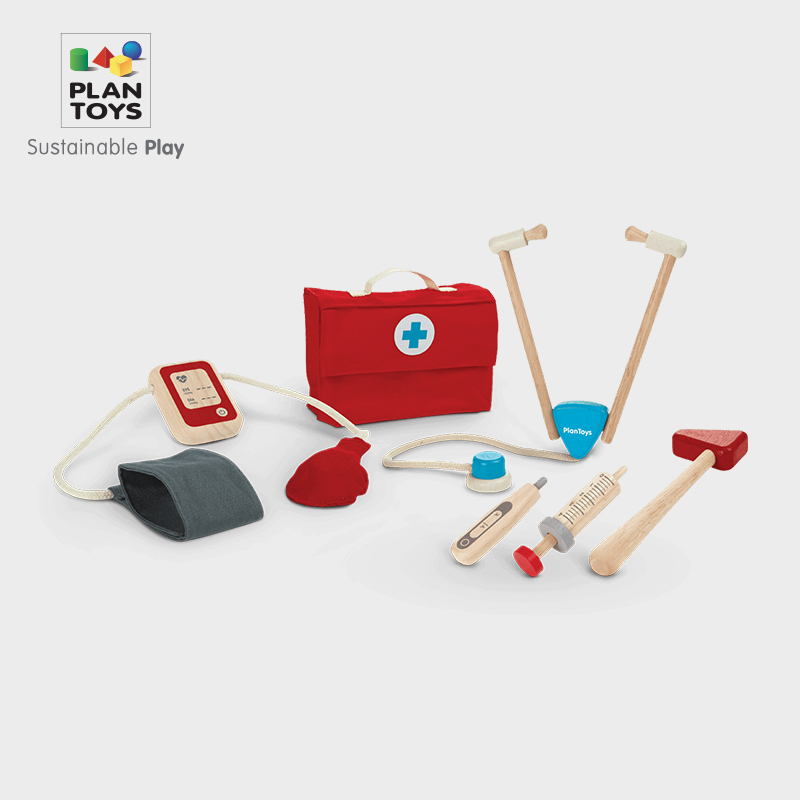 Import PlanToys emulation Doctor nurse beating a needle suit girl child posing as a family wine corner color playing toy