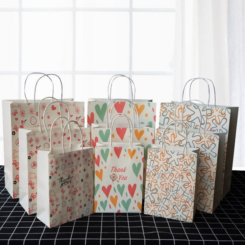Small fresh love festival gift bag exquisite birthday gift bag kraft paper environmental protection handbag clothing paper bag