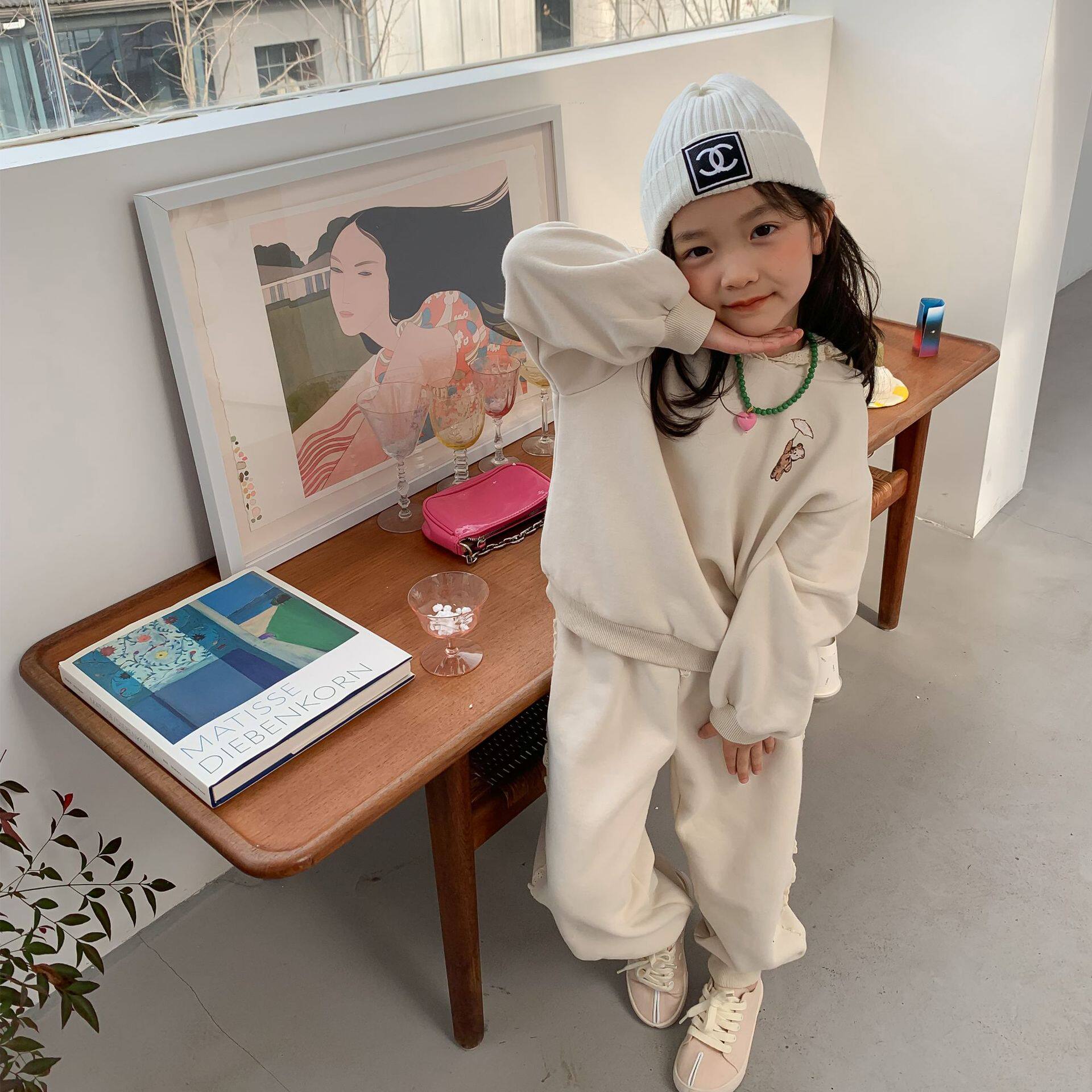 Girls Korean version cartoon bear suit 2022 spring new children's hooded casual thick cotton pants two-piece set