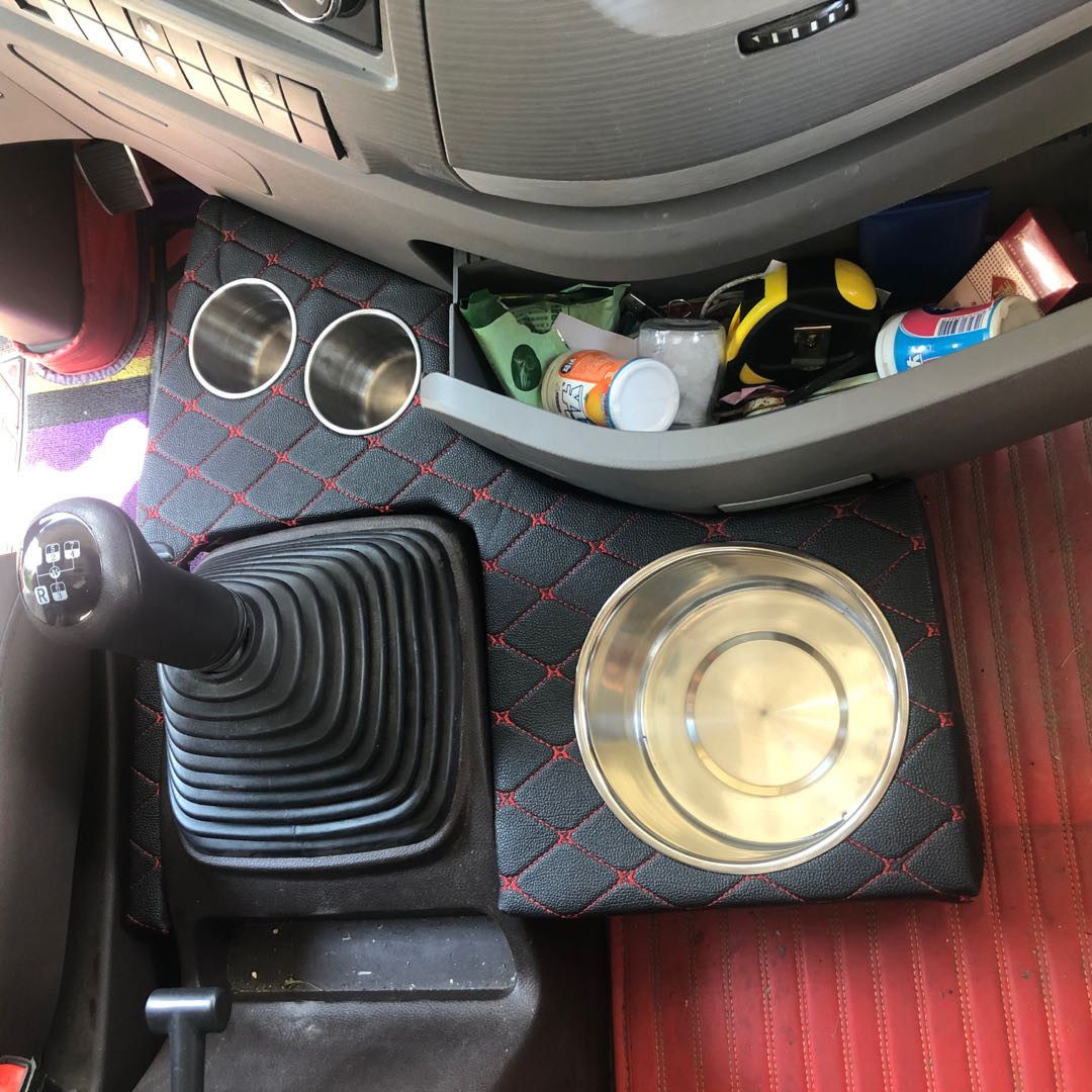 Applicable Dongfeng flagship water cup holder Tianlong KX vehicle warm pot holder water glass seat flagship 520560 car special