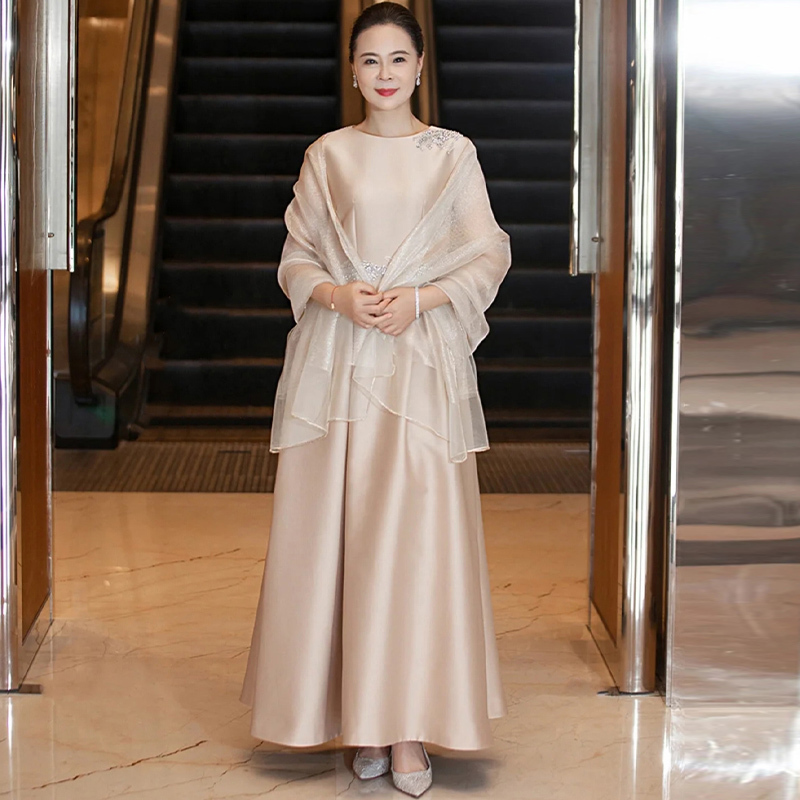 Mom's Dress for Women 2023 New Style Middle-Aged Elegant Mom's Noble and Fashionable Two-Piece Evening Wedding Dress