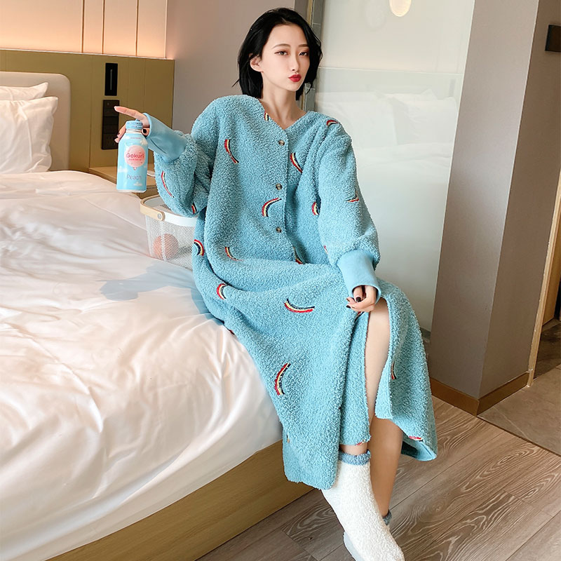 Large size nightdress female 200 catties autumn and winter coral fleece nightgown long section plus velvet pajamas home service fat mm plus fat increase