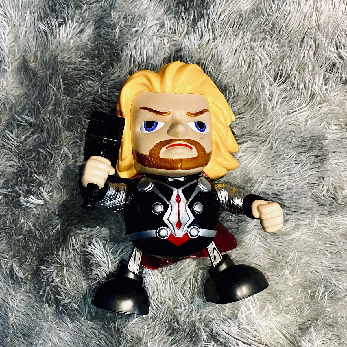 Танцевальный робот, легкий музыкальный электр toy, Marvel, подарок на день рождения