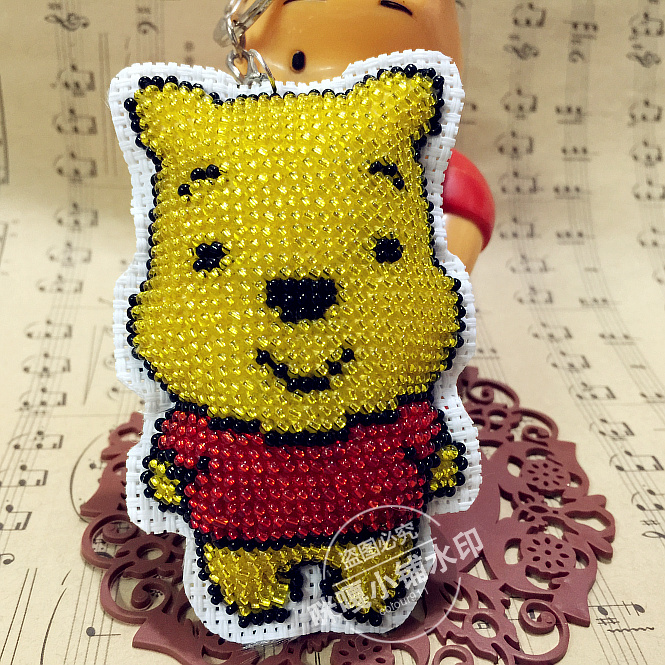 One migad cross stitch embroidered pendant key ring double-sided embroidered material S249 small bear honey pot (red)