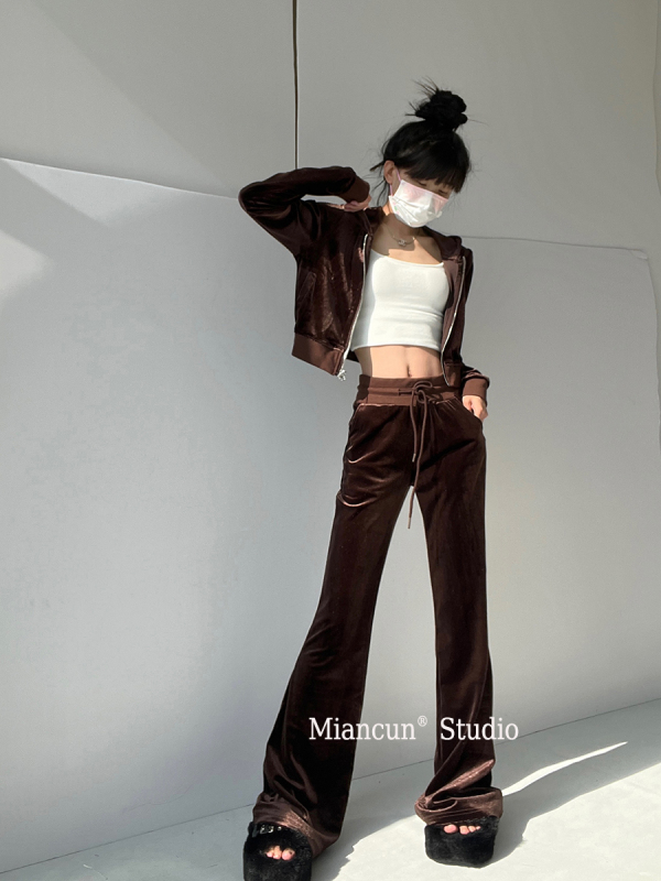 Casual Outing, Light Luxury, Glossy Short Hooded Sweatshirt, Gold Velvet Suit, Loose Flared Sweatpants Two-Piece Set