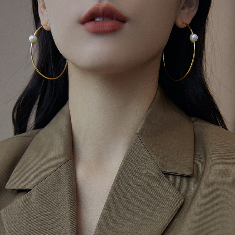 Large circle of pure silver pearl earrings earrings 2021 New wave advanced feelings light and luxurious circle earrings