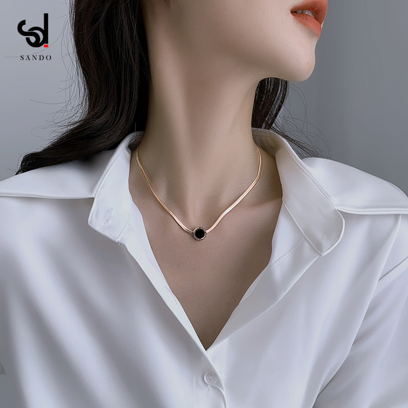 Without fading necklace female summer minimal temperament koskelel chain black cold wind choker neck neck neck neck neck neck neck strap