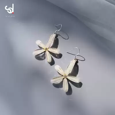 Big flower earrings female 2021 New Tide earrings show face thin summer season fairy Air forest Super fairy petals ear needle