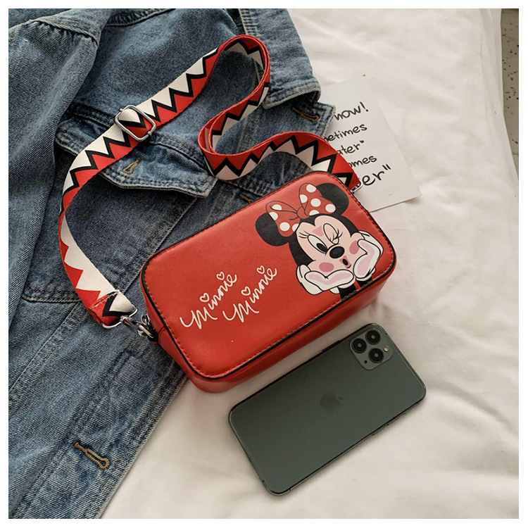 Horizontal RedDonald Duck Inclined shoulder bag lovely Mickey girl Put the phone Small bag Wide shoulder strap Vertical section student Lipstick Small square bag