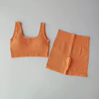 Оранжевый u воротник+шорты)