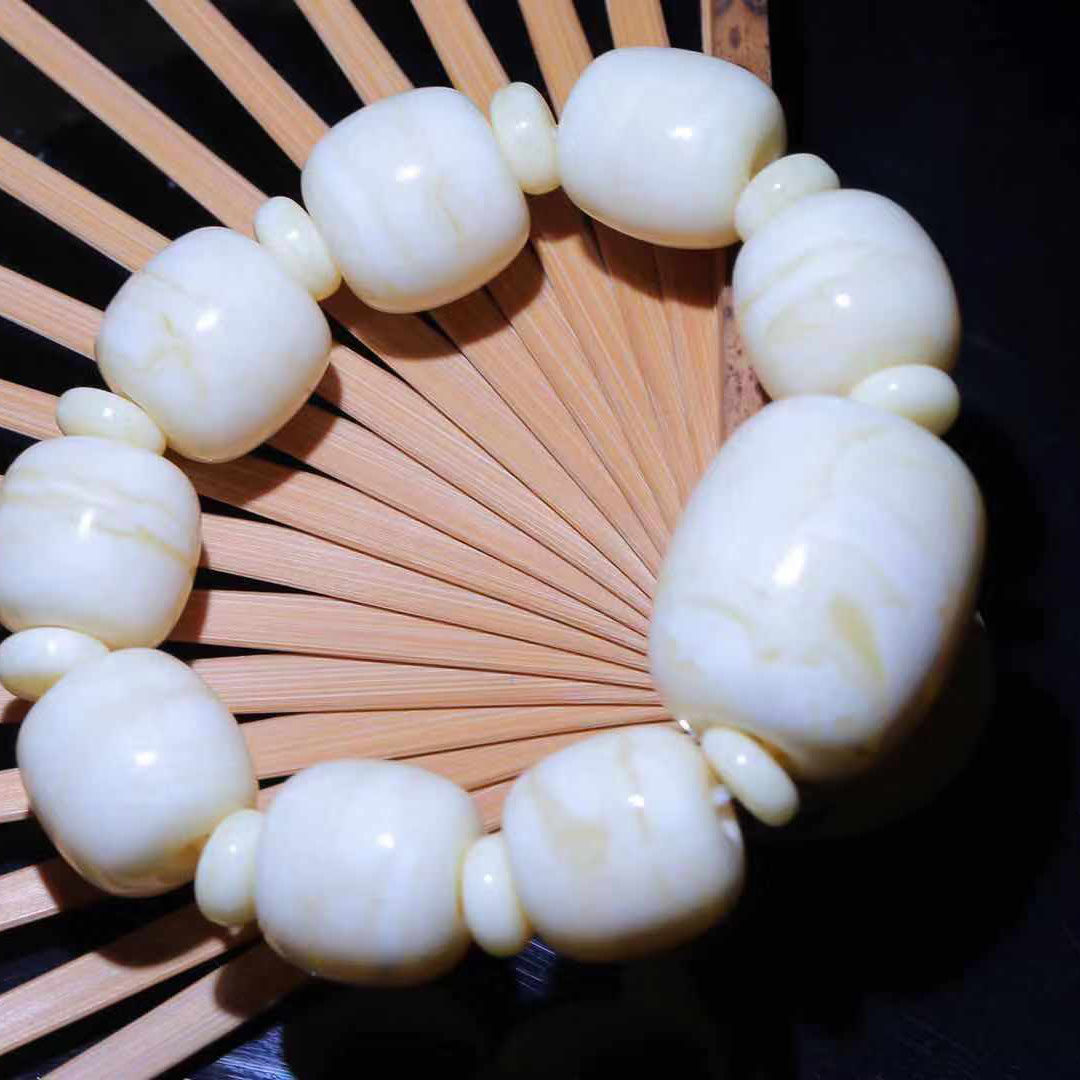 Xiaogui beeswax natural ore Russian material white wax beeswax barrel beads jujube beads bracelet