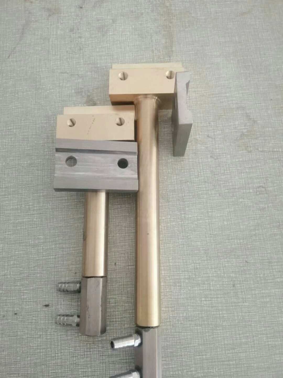 Resistance welding machine Multi-point seat electrode grip rod electrode clip 32-point row welding machine Grip rod electrode row welding machine welding head