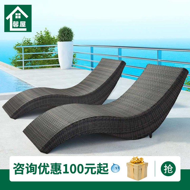 Swimming pool deck chairs Outdoor swimming pool leisure swimming pool clubhouse infinity pool B&B hotel rattan outdoor deck bed