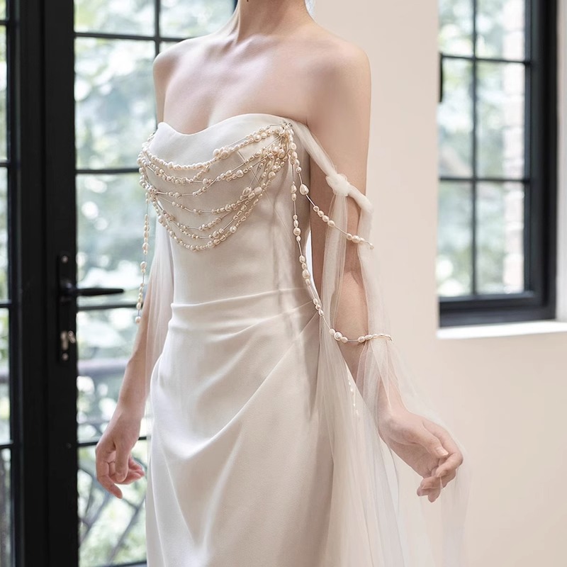 Fashionable evening dress, advanced wedding dress, open shoulders,  Fashionable evening dress, advanced wedding dress, open shoulders,