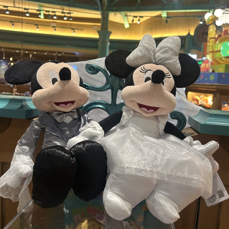 Shanghai Disney Domestic Mickey and Minnie Wedding Dolls Mickey Mouse Wedding Dress Bride and Groom Dolls for Bed Decoration