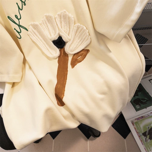 Очень большая трехмерная летняя дизайнерская футболка с коротким рукавом, большой размер, в цветочек, по фигуре, тренд сезона