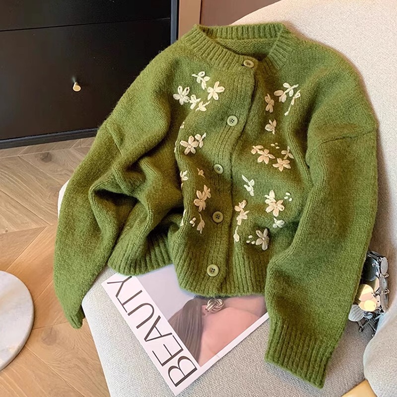 Extra Large Size 150kg Hong Kong Style Retro Green Embroidered Knit Cardigan for Plus-Size Women, Korean Style Round Neck Sweater