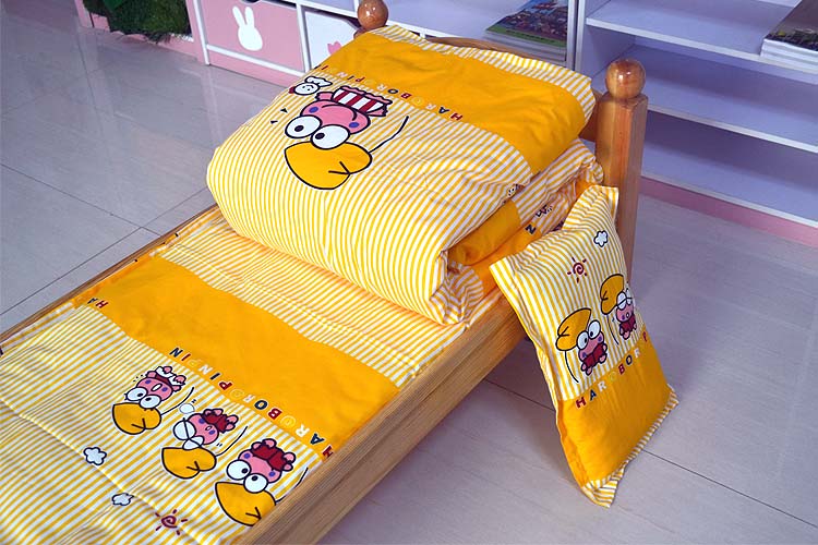 Mẫu giáo chăn ba mảnh trẻ em nap cotton phim hoạt hình quilt bộ sáu bộ của bộ đồ giường sản phẩm với lõi có thể tháo rời và có thể giặt