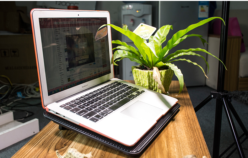 Màu xanh lá cây năng lượng 14-inch làm mát bộ tản nhiệt máy tính xách tay pad Lenovo Asus HP Dell Thần Châu Turion quạt kép làm mát đứng im lặng tản nhiệt không khí làm mát bằng chung - Phụ kiện máy tính xách tay miếng dán màn hình máy tính bảo vệ mắt