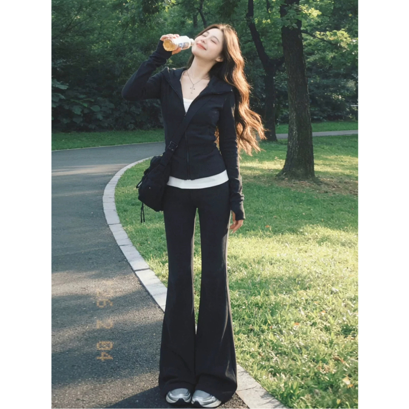 High-End Korean Style Sportswear Suit for Women, Spring and Autumn Casual Black Hooded Sweatshirt Two-Piece Set with Flared Pants, Trendy High-End Korean Style Sportswear Suit for Women, Spring and Autumn Casual Black Hooded Sweatshirt Two-Piece Set with Flared Pants, Trendy